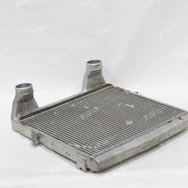 Фото: 1118Z24F-001 Интеркуллер (промежуточный охладитель воздуха) (C300, 6x6) 1118Z24F-001