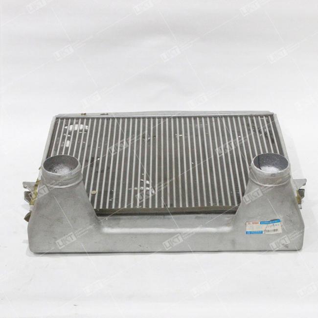 Фото: 1118Z24F-001 Интеркуллер (промежуточный охладитель воздуха) (C300, 6x6) 1118Z24F-001