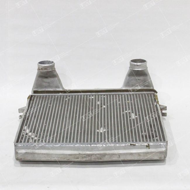 Фото: 1118Z24F-001 Интеркуллер (промежуточный охладитель воздуха) (C300, 6x6) 1118Z24F-001