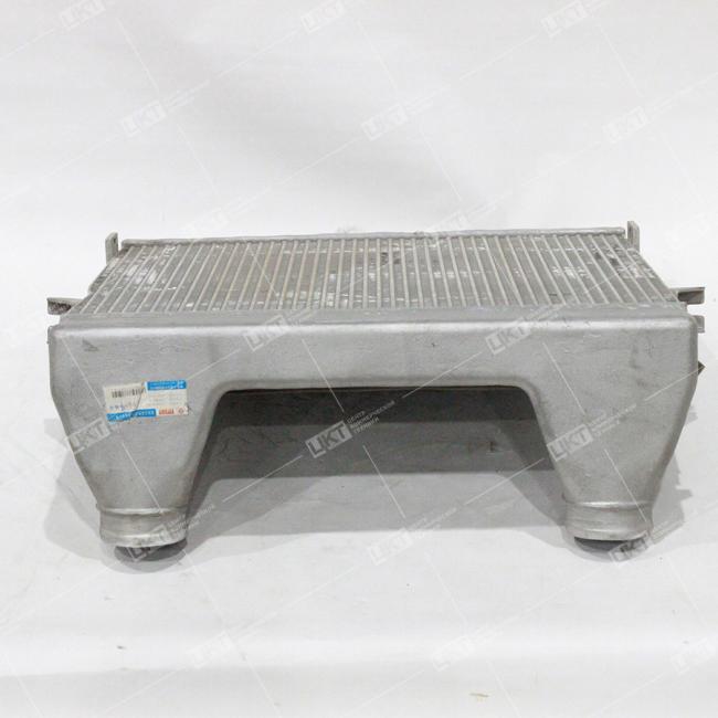 Фото: 1118Z24F-001 Интеркуллер (промежуточный охладитель воздуха) (C300, 6x6) 1118Z24F-001