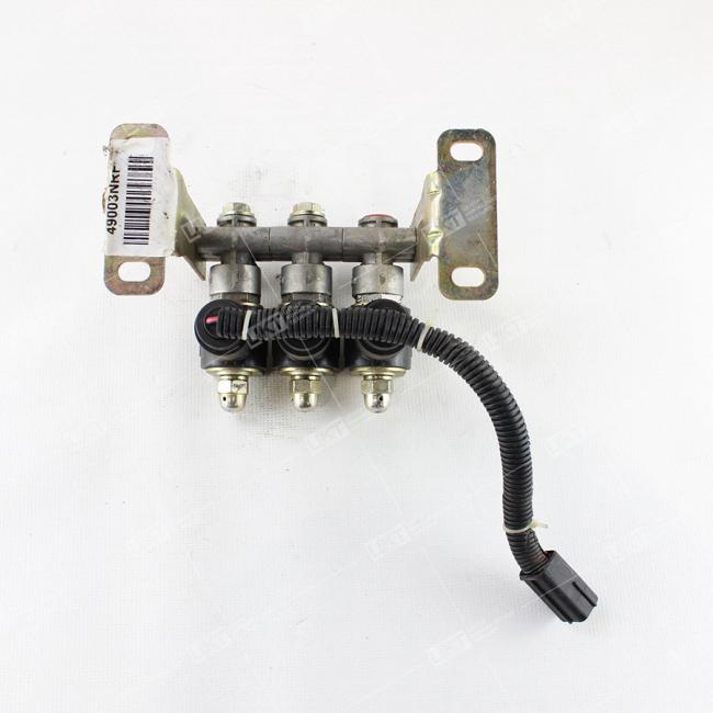 Фото: 3754110-K2100  Блок трех электропневмоклапанов Евро4 11756000 3754110-K2100 