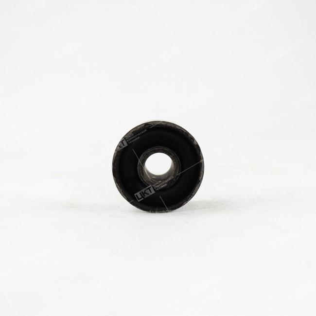 Фото: 5001145-C0100 Резиновая втулка нижнего кронштейна задней подвески кабины 5001145-C0100