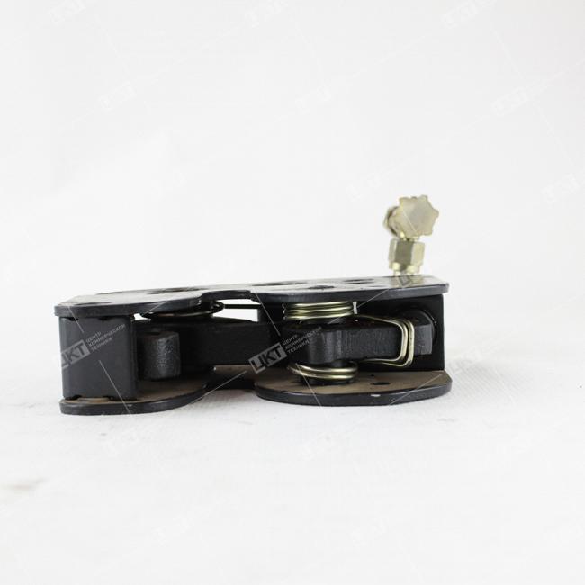 Фото: 5002170-C0100 Замок кабины гидравлический (гидрозамок) левый 5002170-C0100