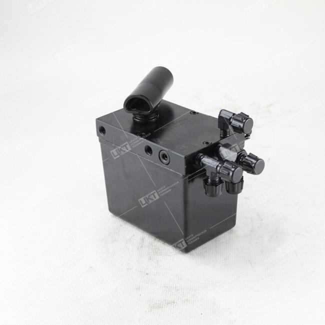 Фото: 5005020-C0300 Насос подъема кабины ручной  5005020-C0300