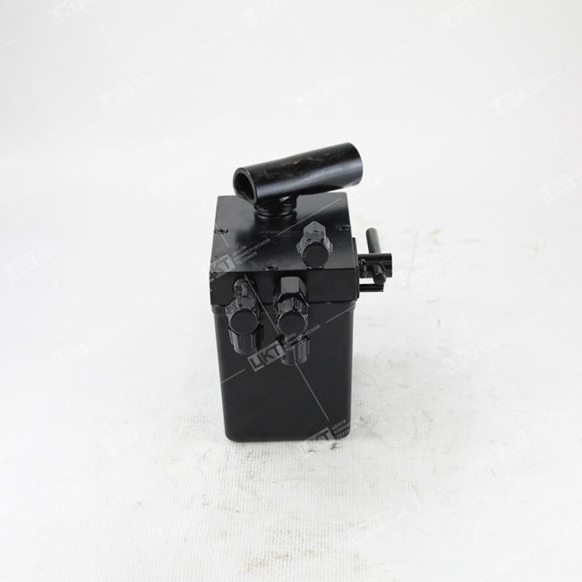 Фото: 5005020-C0300 Насос подъема кабины ручной  5005020-C0300