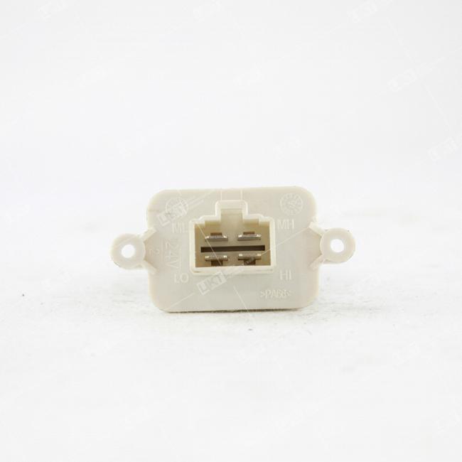 Фото: 8112040-C0100 Реле отопителя (10510600)  8112040-C0100