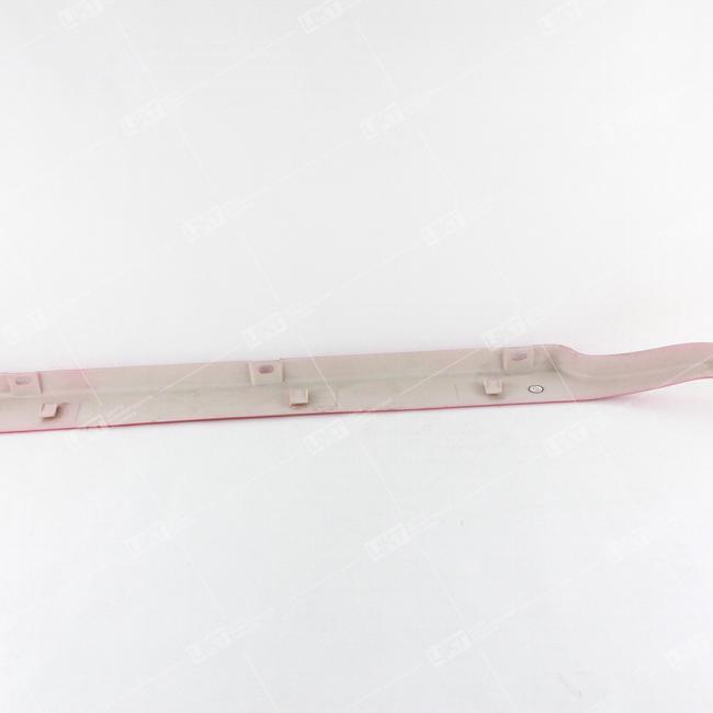 Фото: 8406059-C0100 Кожух бампера (нафарника) декоративный левый тягач (красный) 8406059-C0100