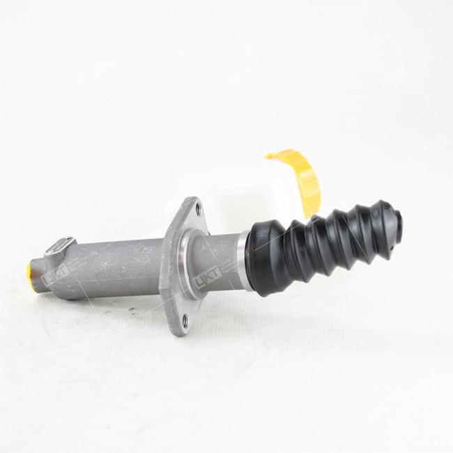 Фото: DZ93189230090 Главный цилиндр сцепления (с бачком) DZ93189230090