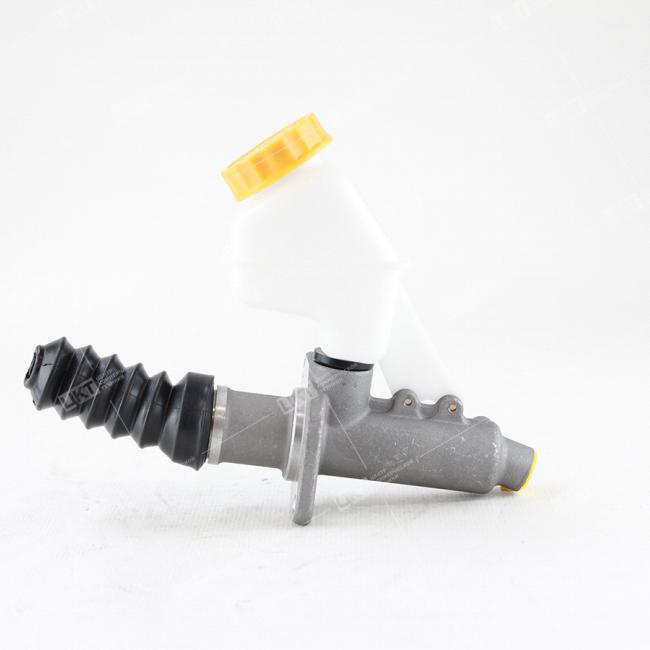 Фото: DZ93189230090 Главный цилиндр сцепления (с бачком) DZ93189230090