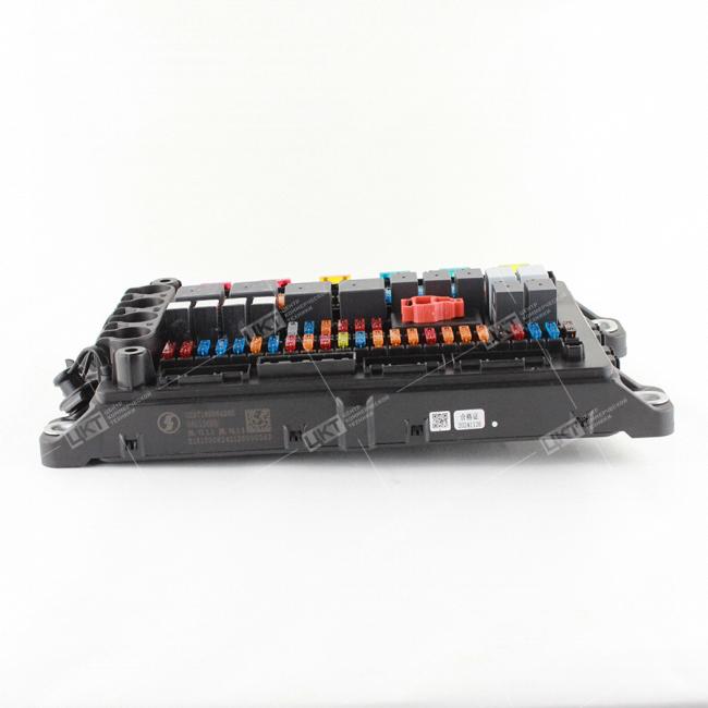 Фото: DZ97189584260 Блок предохранителей центральный SHACMAN X5000, 430