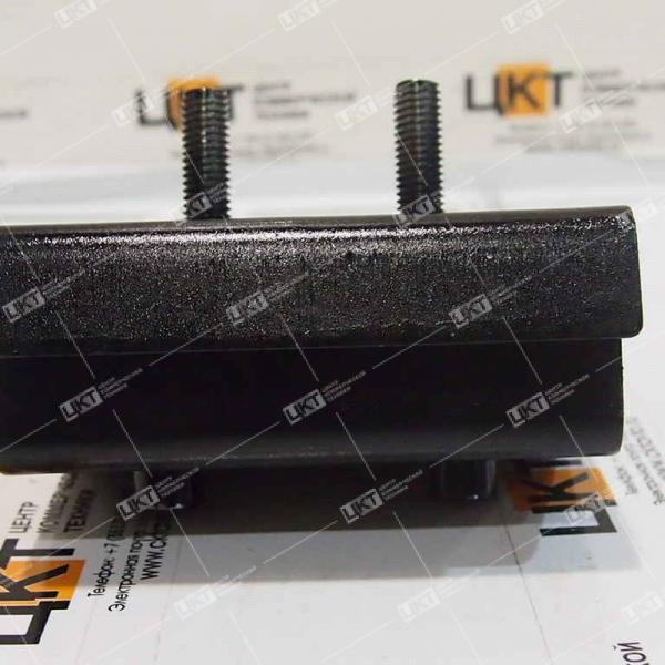 10ZB7C-01030 Подушка блока передней подвески двигателя 10ZB7C-01030